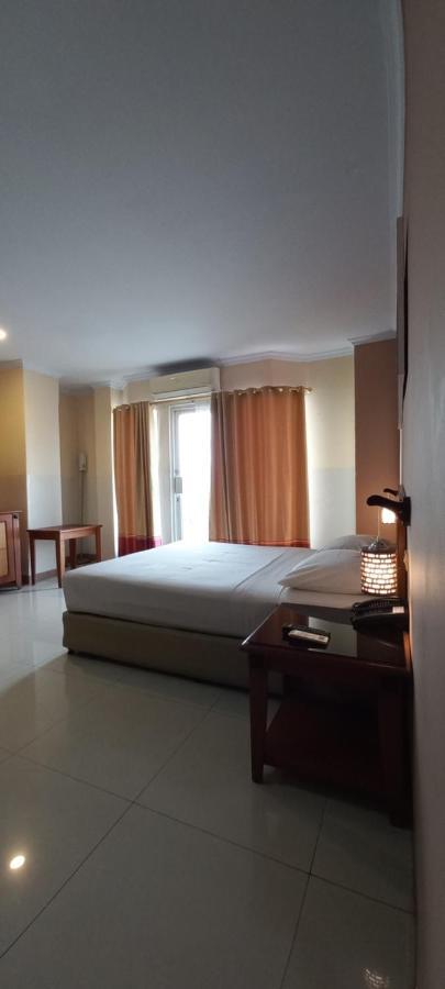 Hotel Celebes Манадо Екстер'єр фото