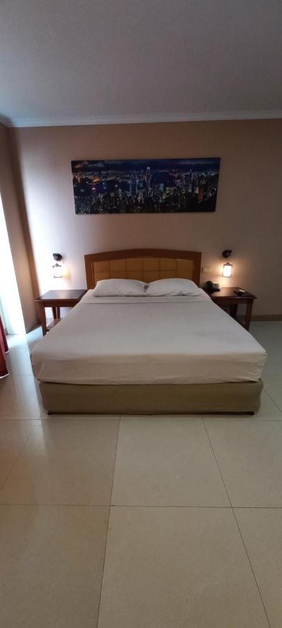 Hotel Celebes Манадо Екстер'єр фото