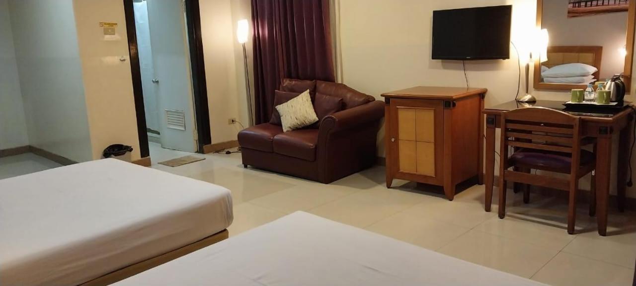 Hotel Celebes Манадо Екстер'єр фото