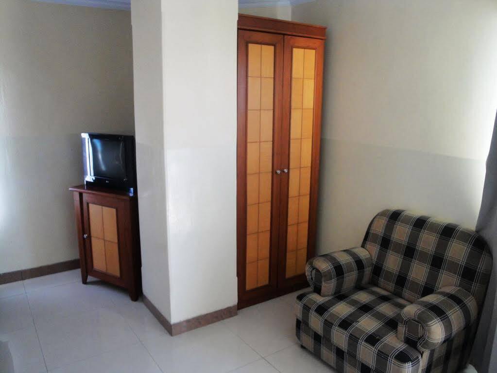 Hotel Celebes Манадо Екстер'єр фото